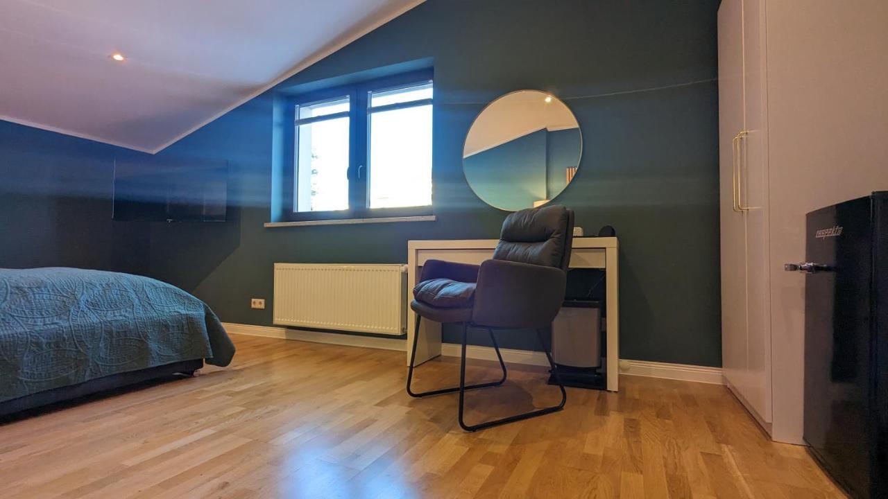 3 Rooms - Zimmervermietung Naehe Flughafen Ber - Gratis Wlan, Parken & Netflix Berlin Exterior foto
