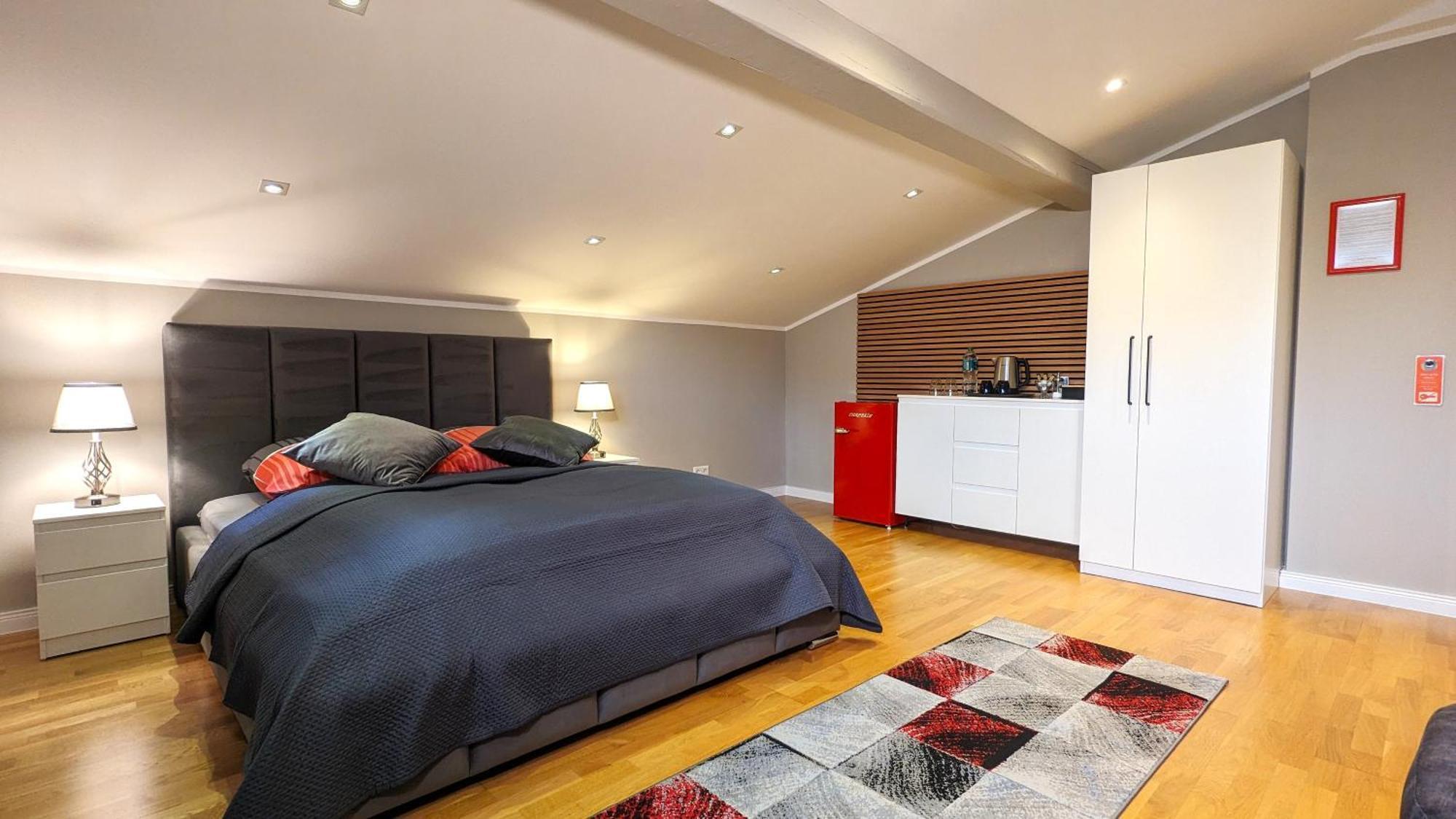 3 Rooms - Zimmervermietung Naehe Flughafen Ber - Gratis Wlan, Parken & Netflix Berlin Exterior foto